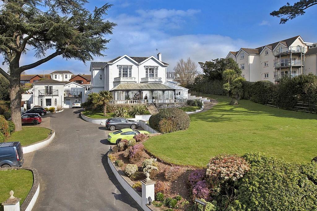 First Drive, East Teignmouth 2 bed apartment £375,000