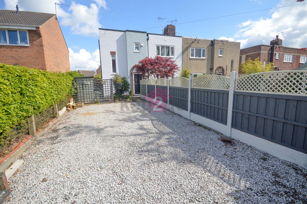 Dronfield Road, Eckington, Sheffield, S21 3 bed semidetached house £