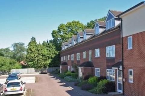 2 bedroom apartment to rent, Larch Close, Botley