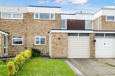 8 Chestnut Close, Orpington, BR6 6LP