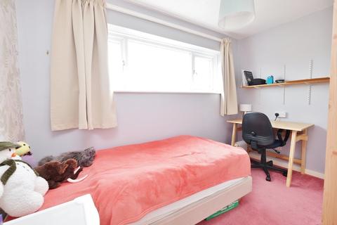 8 Chestnut Close, Orpington, BR6 6LP