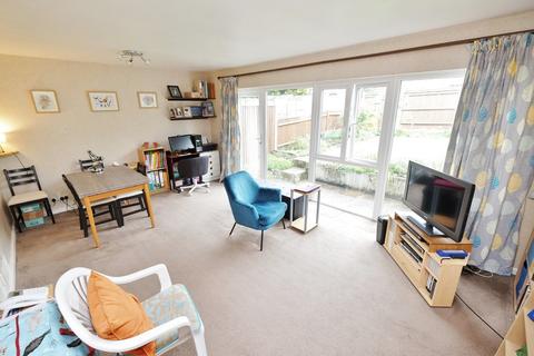 8 Chestnut Close, Orpington, BR6 6LP
