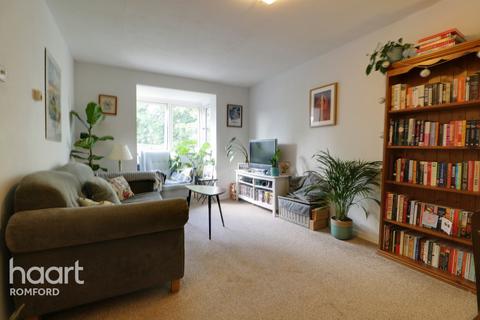 60 Rushdon Close, Romford, RM1 2RE