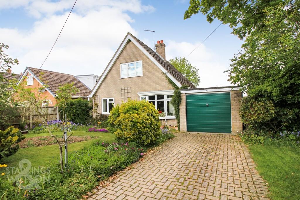 Mill Road, Blofield Heath, Norwich 3 bed chalet £300,000