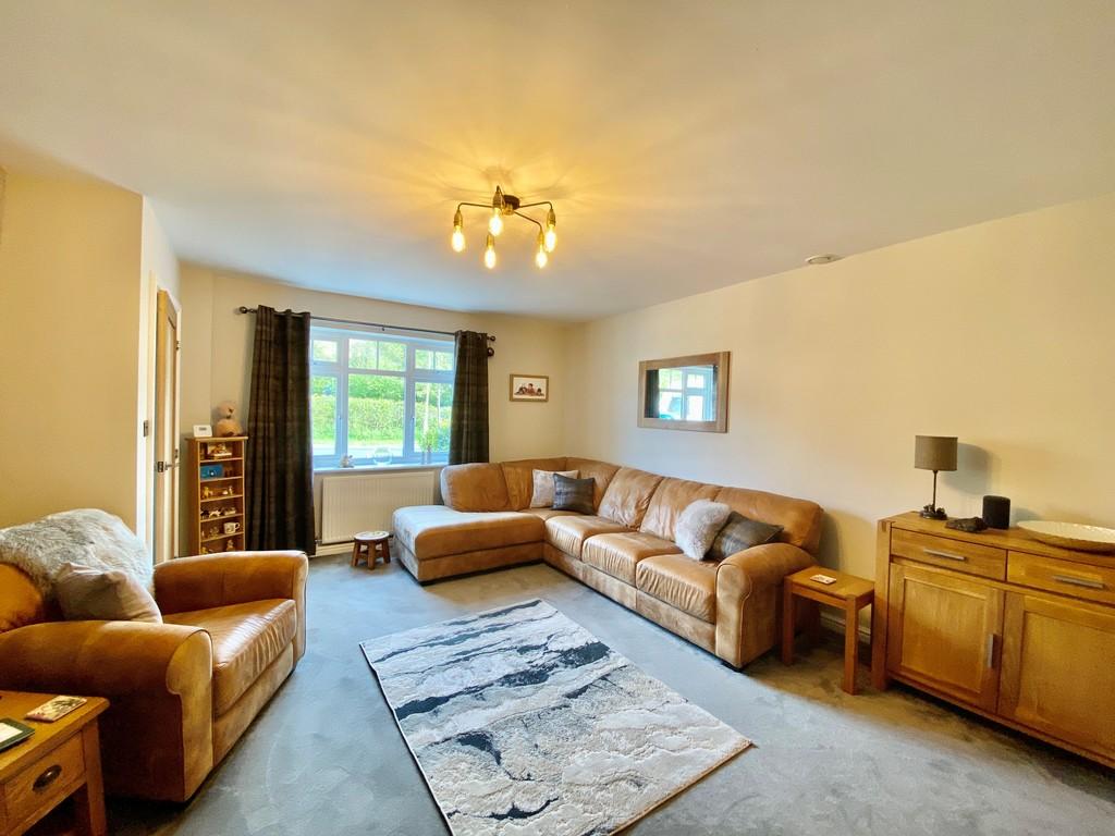 Springhill Lane, Scarborough 4 bed semidetached house £235,000