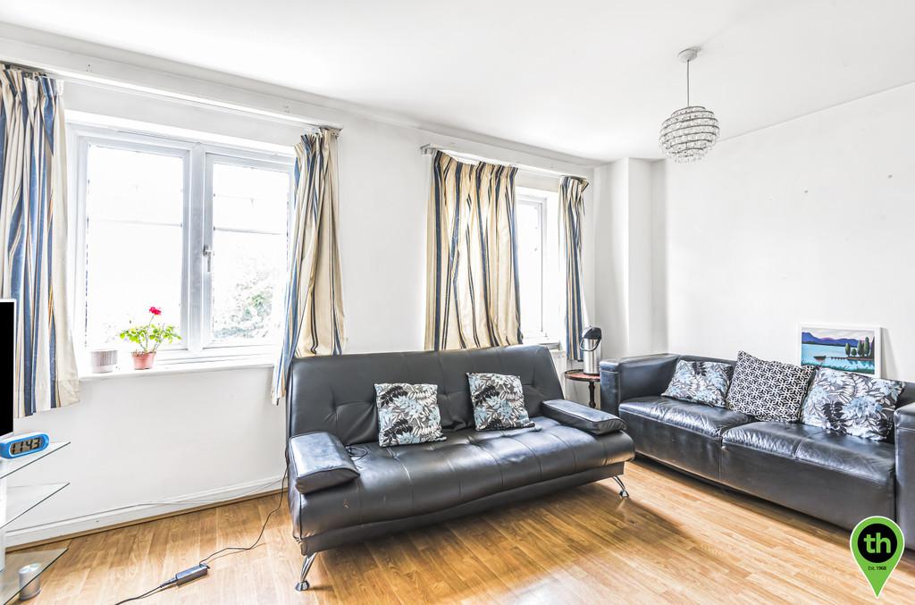Berberry Close, Edgware 3 bed townhouse £550,000