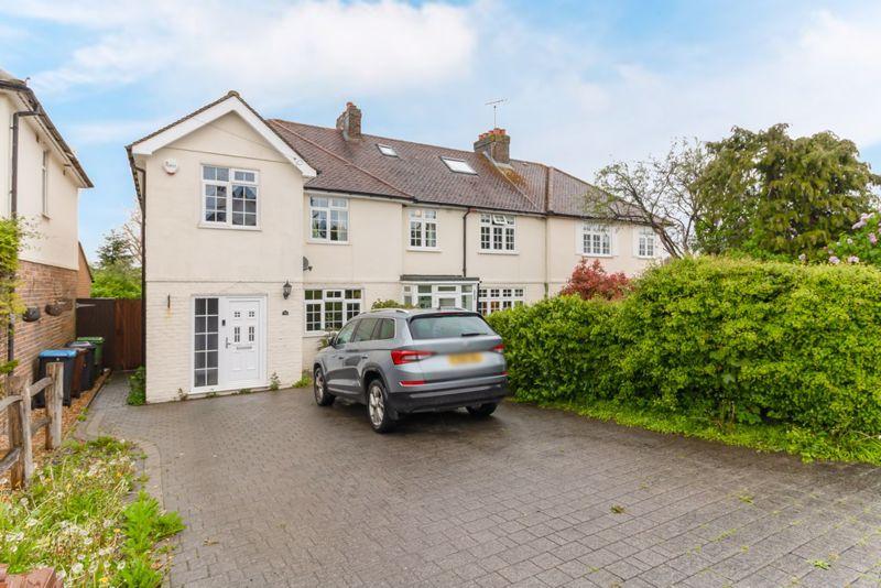 Farleigh Road, Warlingham 3 bed end of terrace house £525,000