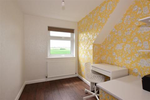 108 Flowerhill Way, Istead Rise, Gravesend, DA13 9DW