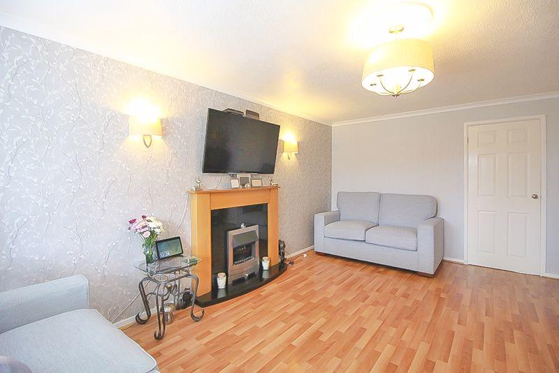 Limes View, SEDGLEY, DY3 3UJ 4 bed detached house £280,000
