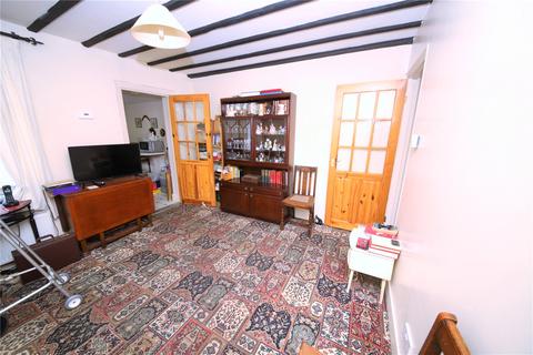 21 Salisbury Avenue, Stanford-le-hope, SS17 0DA