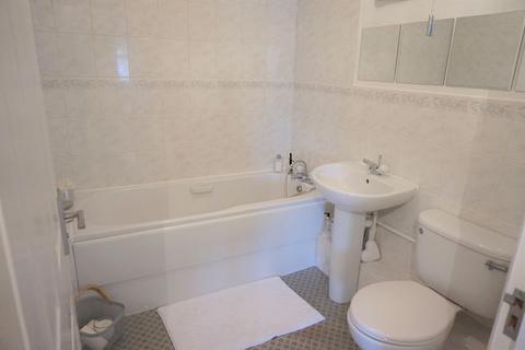 8, Beech Court Hazel Way, Chipstead, Coulsdon, CR5 3PJ