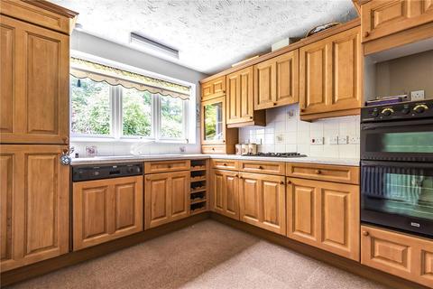 4 Caerleon Close, Hindhead, GU26 6PL