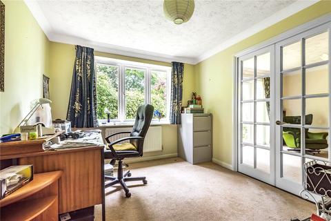 4 Caerleon Close, Hindhead, GU26 6PL