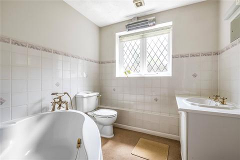 4 Caerleon Close, Hindhead, GU26 6PL