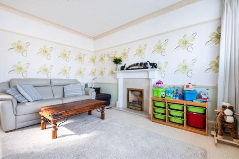 53 East Drive, Carshalton, SM5 4PA