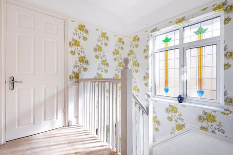 53 East Drive, Carshalton, SM5 4PA