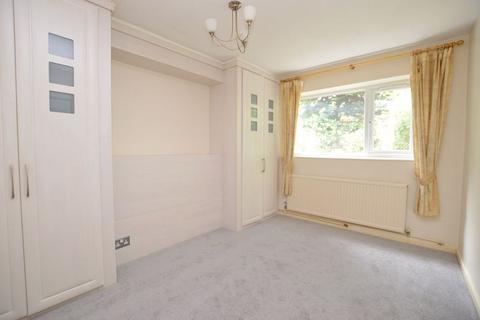 20 Beeton Close, Pinner, HA5 4NZ