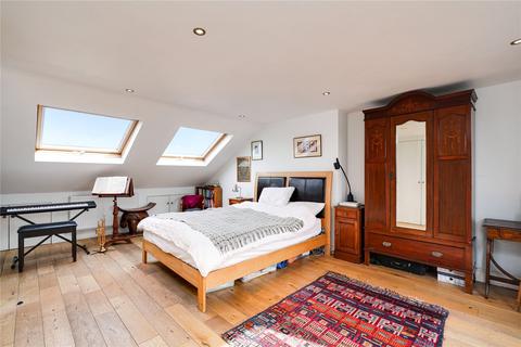 21 Westbourne Avenue, London, W3 6JL