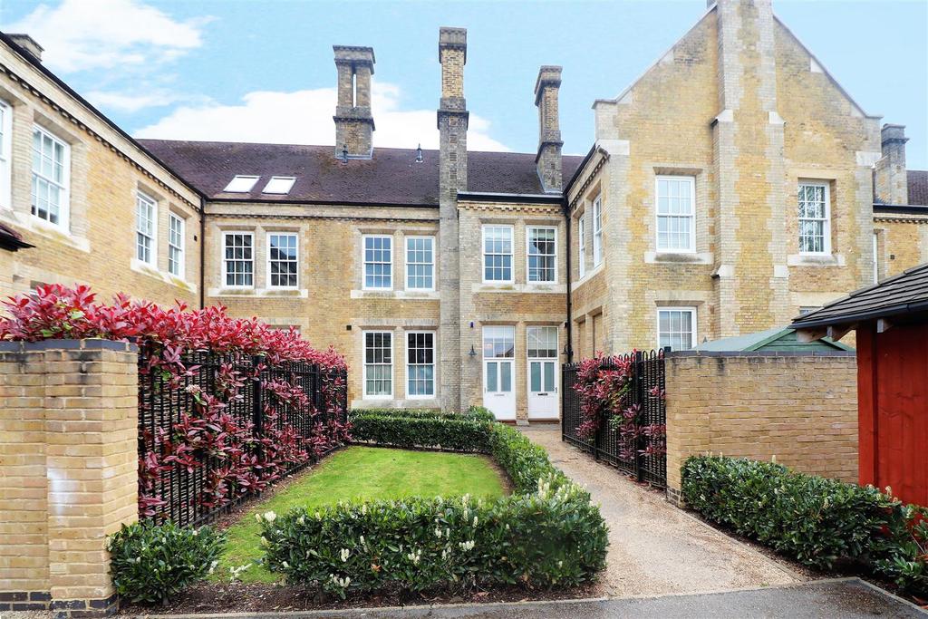 Chapel Drive, Dartford 3 bed terraced house £425,000