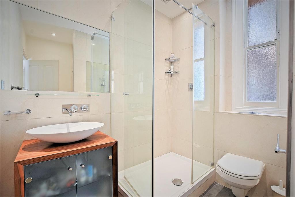 Brookfield Mansions - Shower.jpg