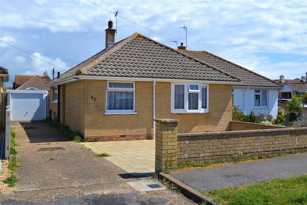 Innings Drive, Pevensey Bay, Pevensey 2 bed semidetached bungalow £