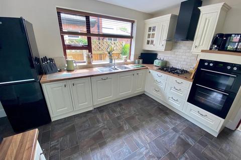 145 Heanor Road, Ilkeston, DE7 8TA