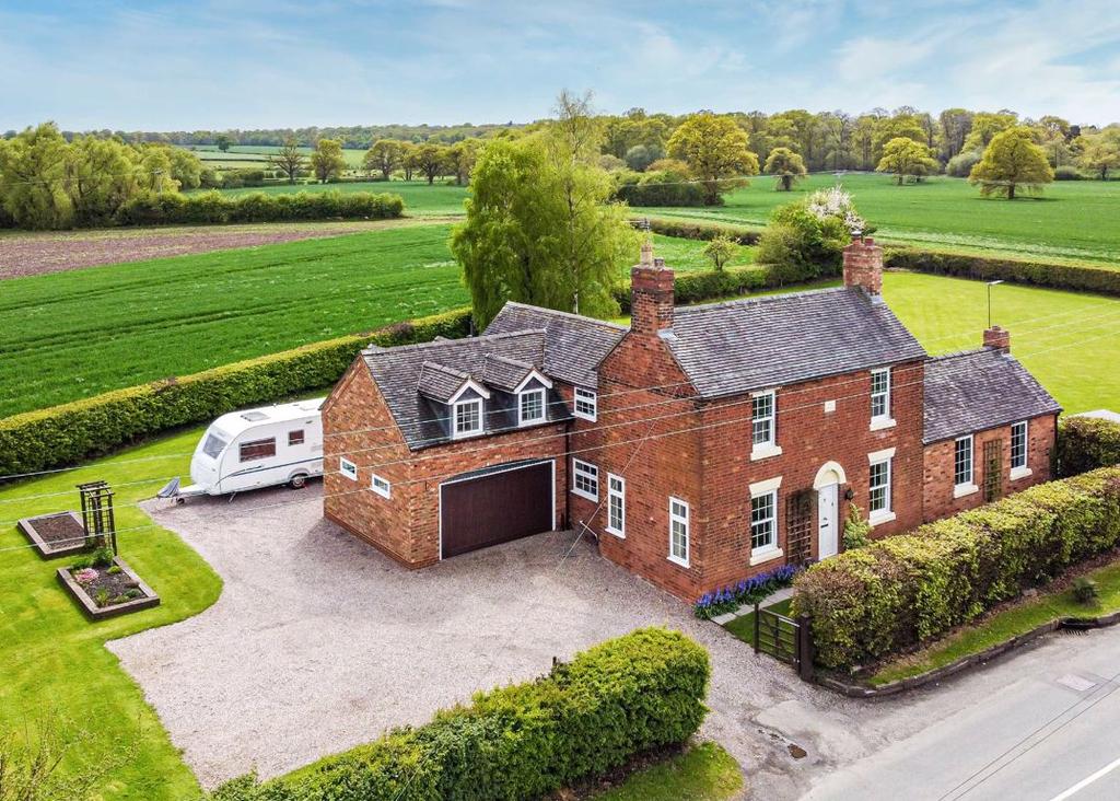Oak Cottage, 68, Kiddemore Green... 4 bed detached house £725,000