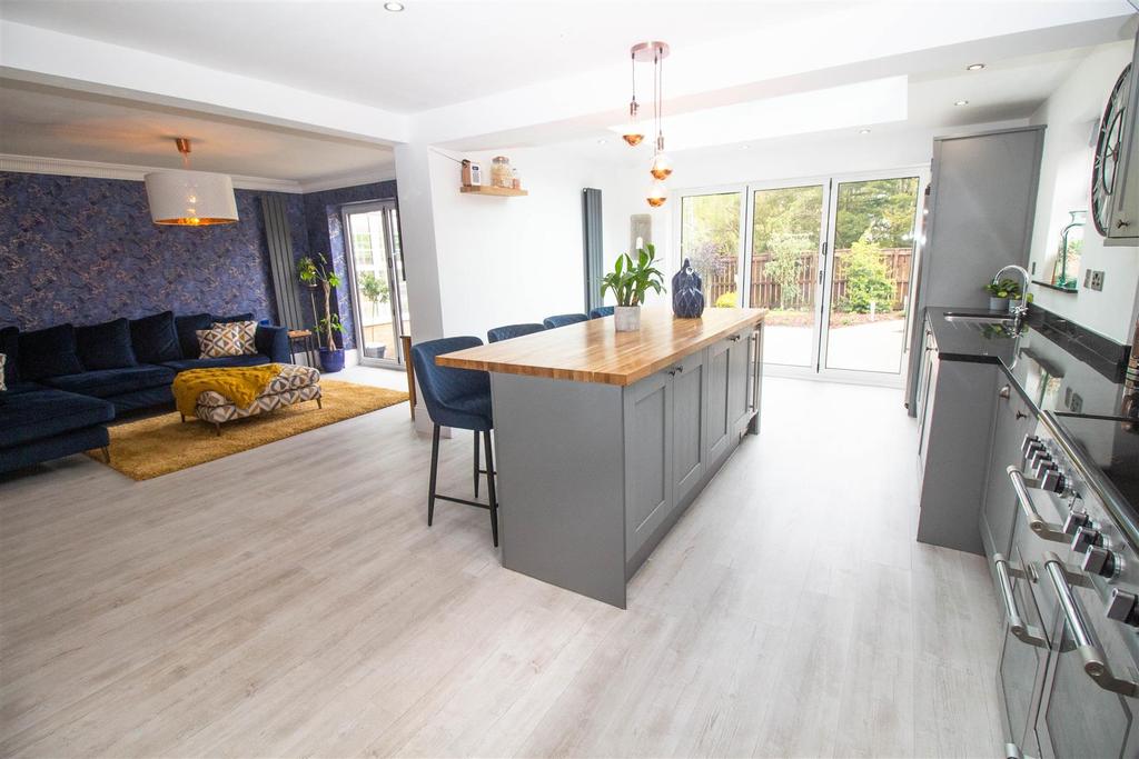 Kitchen/Family Room