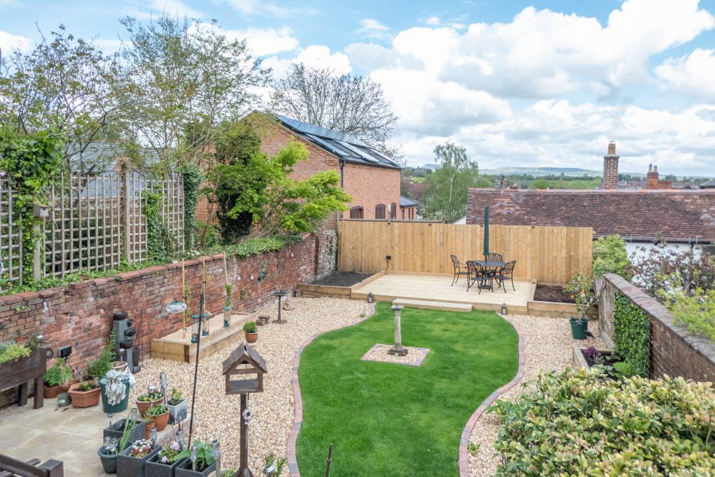 Broad Street, Ludlow 4 bed townhouse £450,000