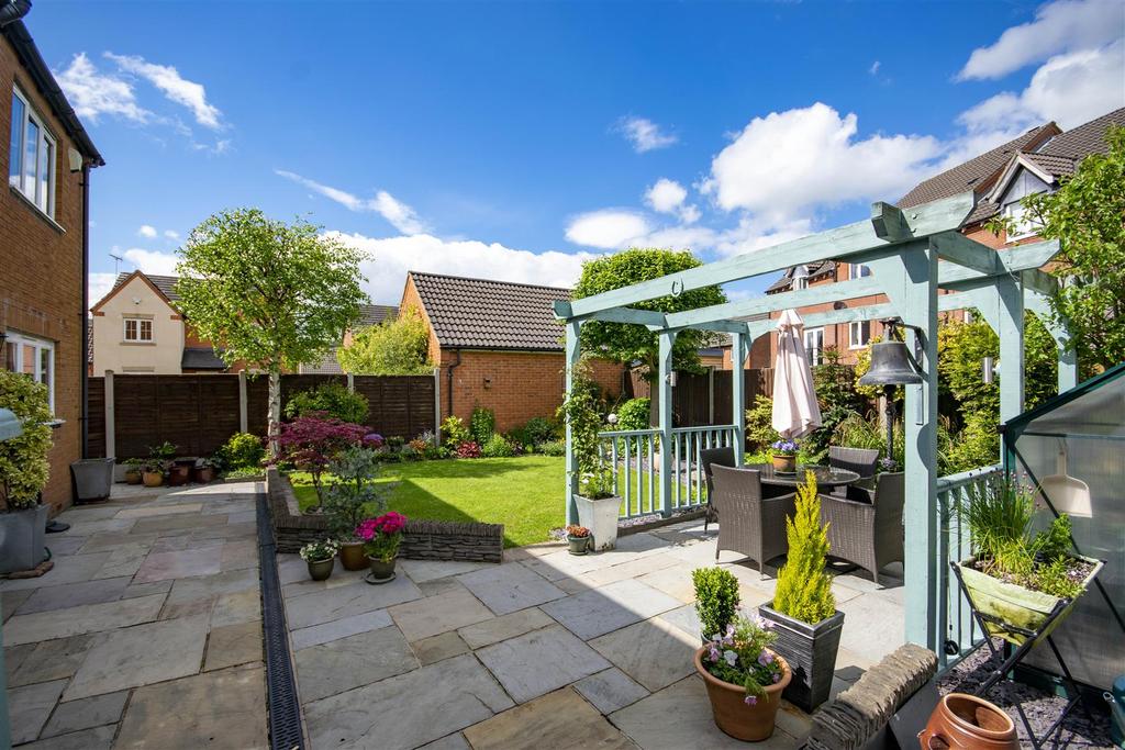 Wilfred Owen Avenue, Oswestry 4 bed detached house £320,000