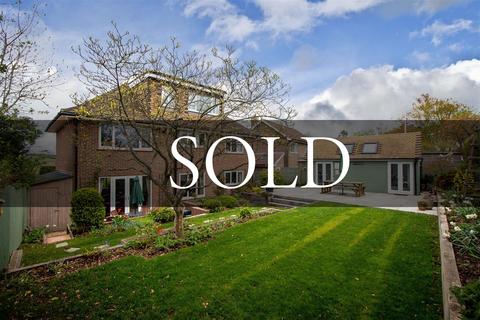 15 Bramble Mead, Balcombe, Haywards Heath, RH17 6HU