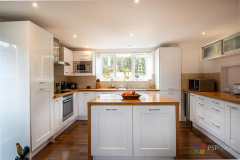 15 Bramble Mead, Balcombe, Haywards Heath, RH17 6HU