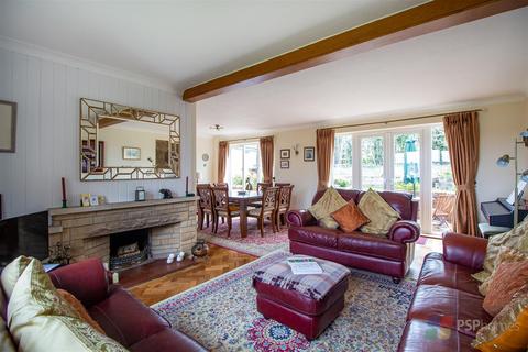 15 Bramble Mead, Balcombe, Haywards Heath, RH17 6HU