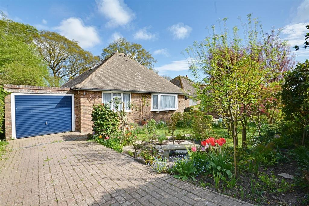 Knebworth Road, BexhillOnSea 3 bed detached bungalow £395,000