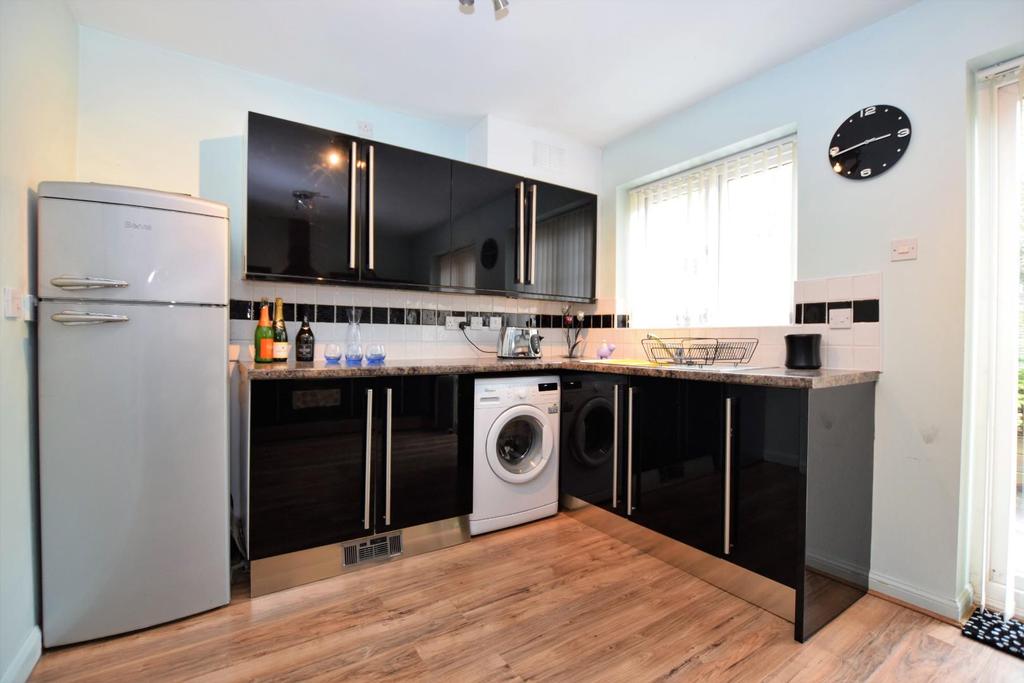 Lisbon Drive, Burnley 2 bed semidetached house £700 pcm (£162 pw)