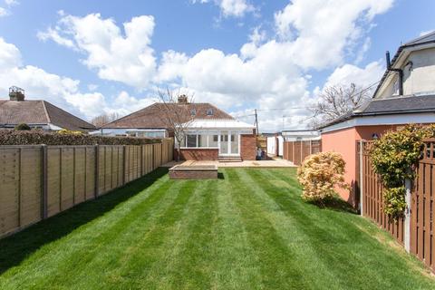 10 Albert Road, Capel Le Ferne, Folkestone, CT18 7JY
