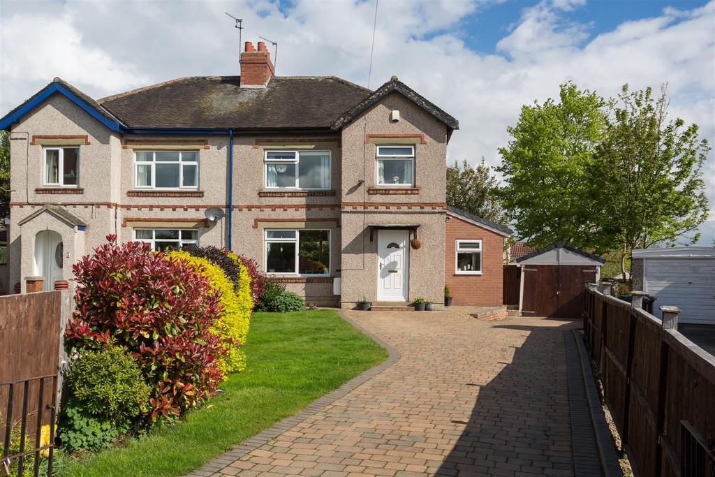 Lyndon Crescent, Bramham 3 bed semidetached house £315,000