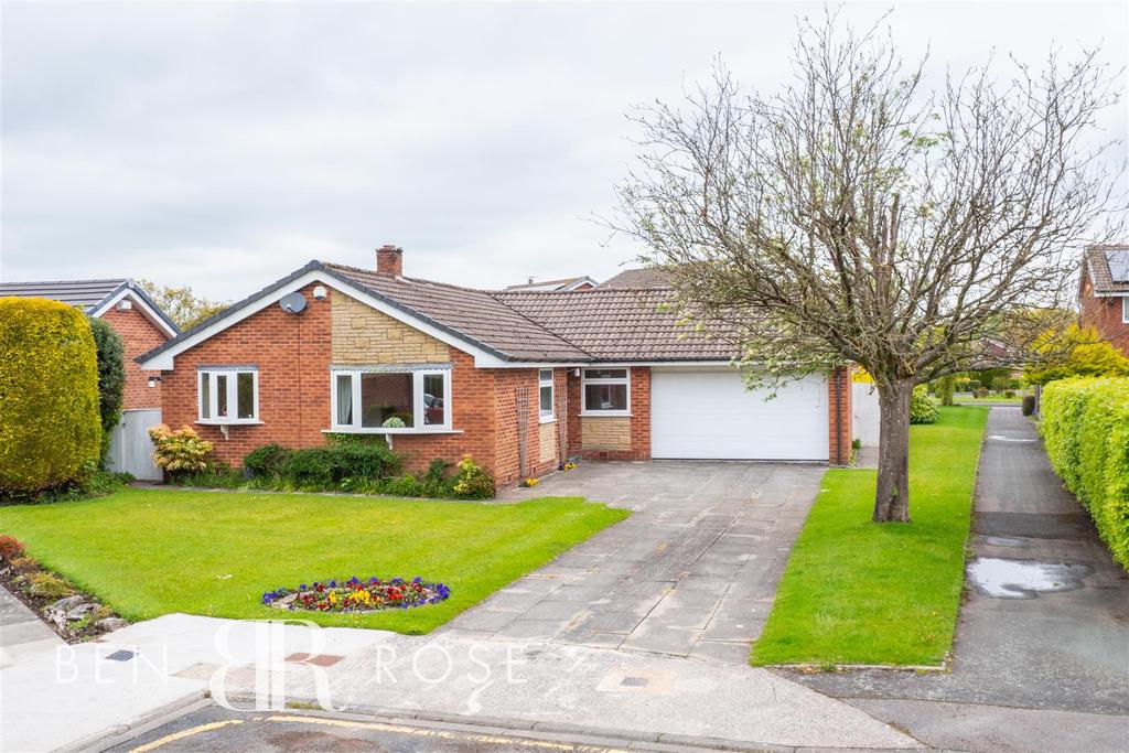 Wasdale Close, Leyland 3 bed detached bungalow £340,000