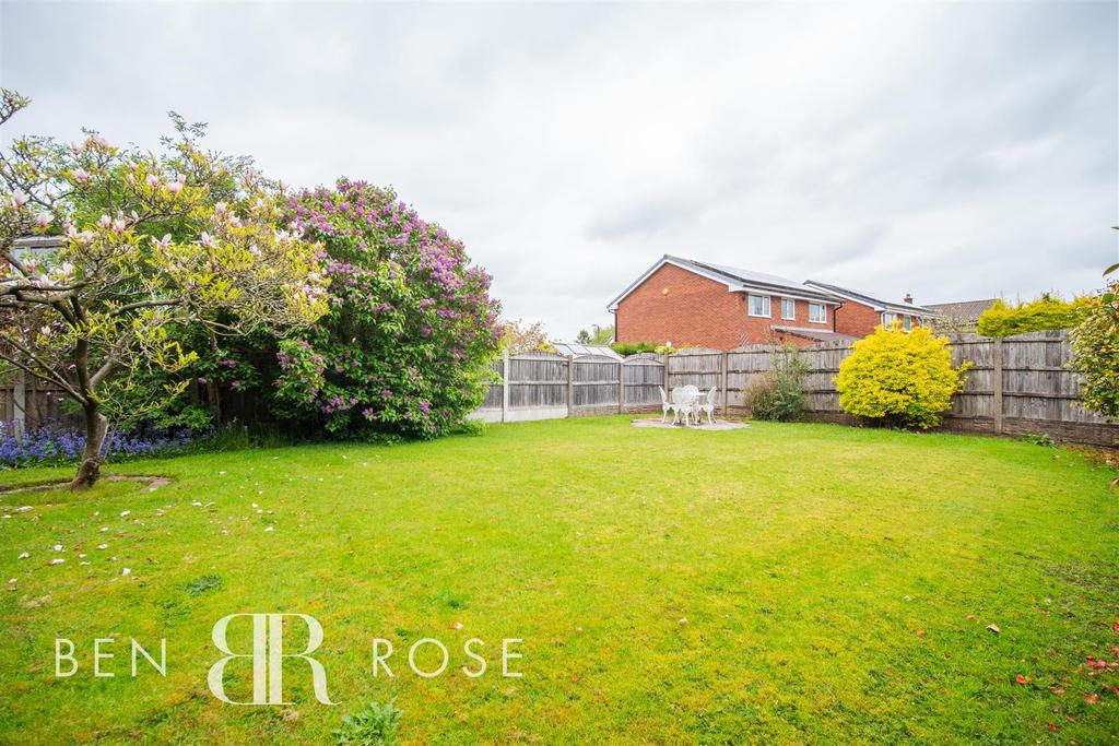 Wasdale Close, Leyland 3 bed detached bungalow £340,000