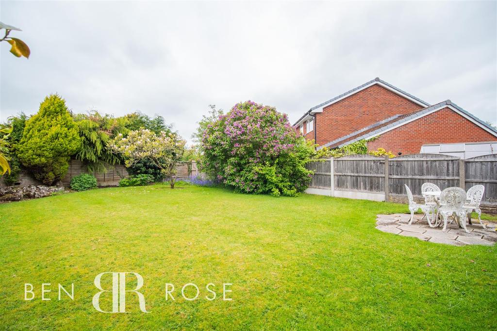 Wasdale Close, Leyland 3 bed detached bungalow £340,000