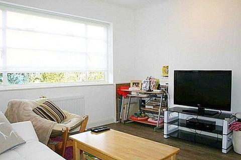 2 bedroom maisonette to rent, Denison Close, East Finchley