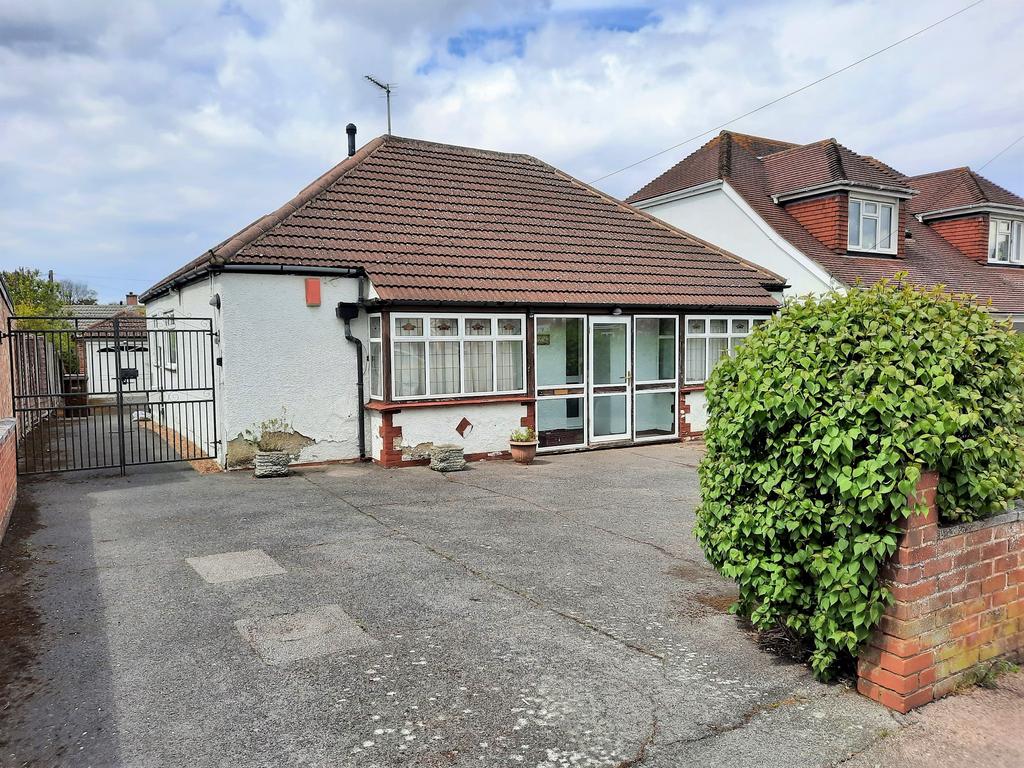 Wilson Avenue, Rochester, Kent ME1 2 bed detached bungalow £430,000