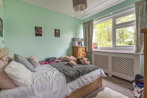 16 West Oak, Beckenham, BR3 5EZ