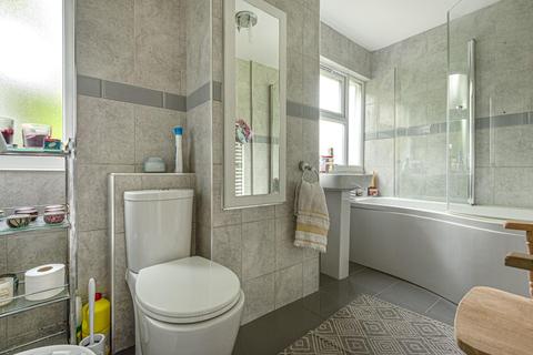 16 West Oak, Beckenham, BR3 5EZ
