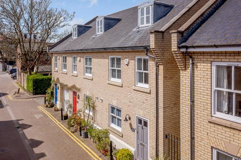 16 Cambridge Place, Cambridge, CB2 1NS