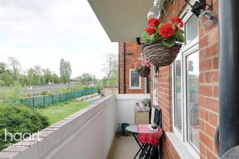 2 bedroom apartment for sale - North End Road, Wembley