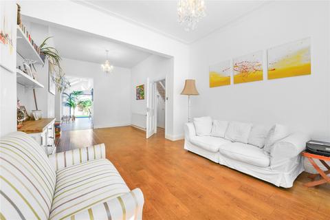 17 Salisbury Road, Richmond, TW9 2JB