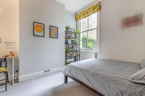 49 Avarn Road, London, SW17 9HB