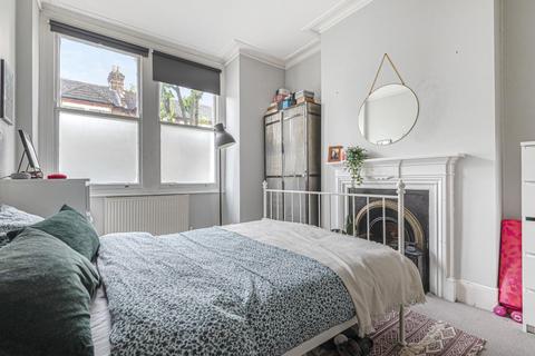 49 Avarn Road, London, SW17 9HB