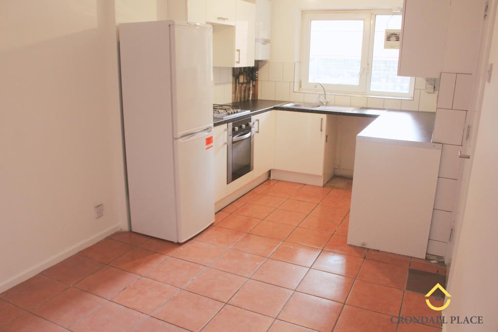 Framlingham Close, London E5 3 bed flat £1,500 pcm (£346 pw)